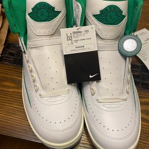 Air Jordans Retro 2 Lucky Green